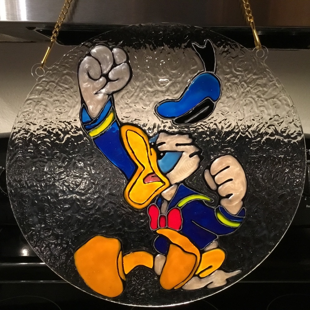 DONALD DUCK PAINTED STAINED GLASS ON ACRYLIC CIRCLE 10 X 10 INCHES